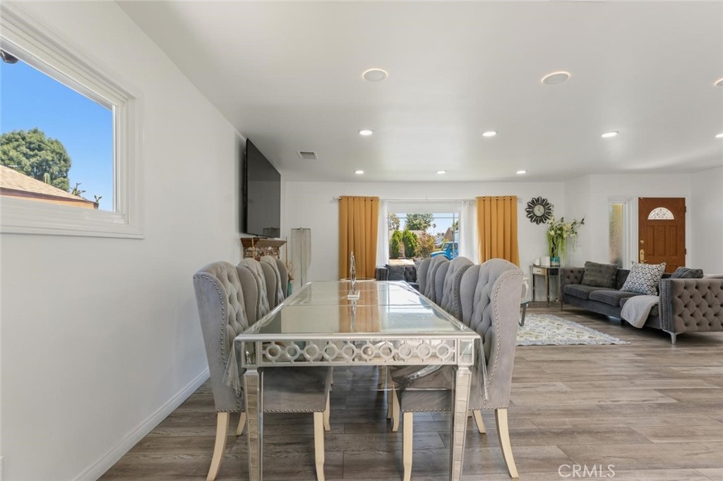 6201 Tampa Property Photo 2