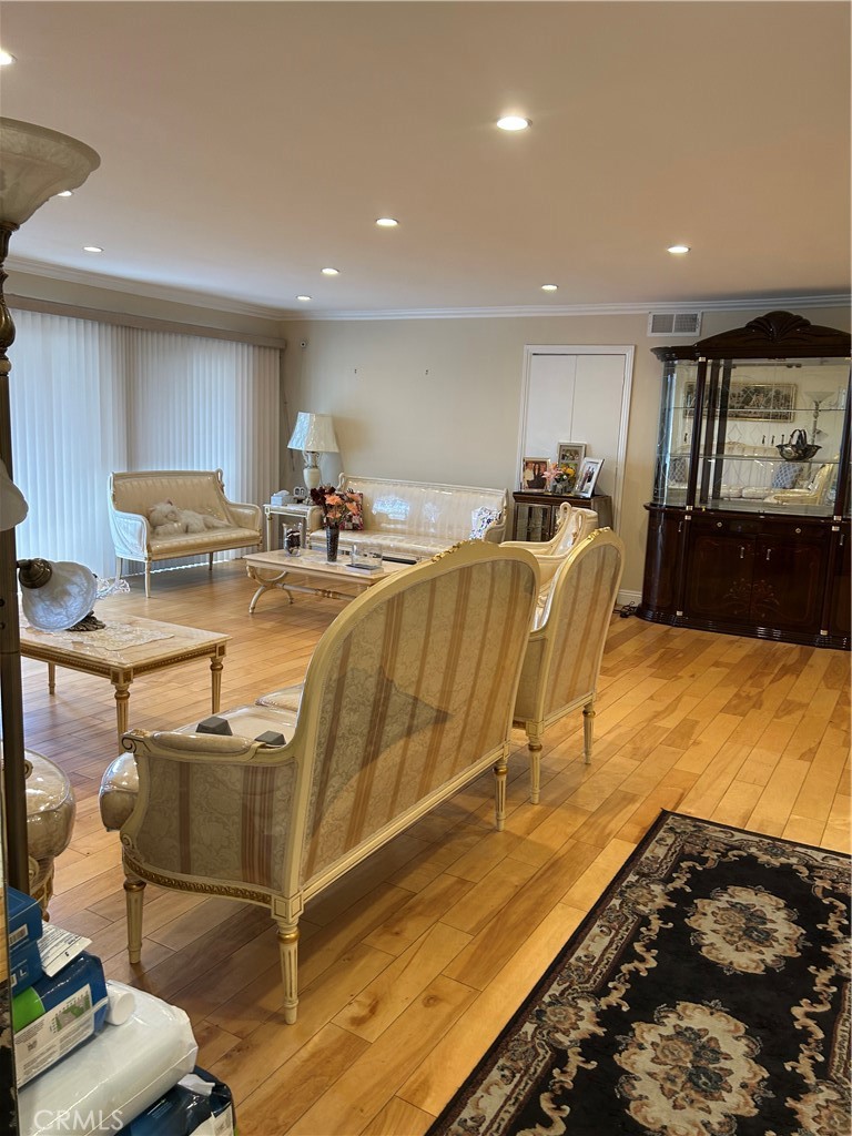 5315 Yarmouth Property Photo 3