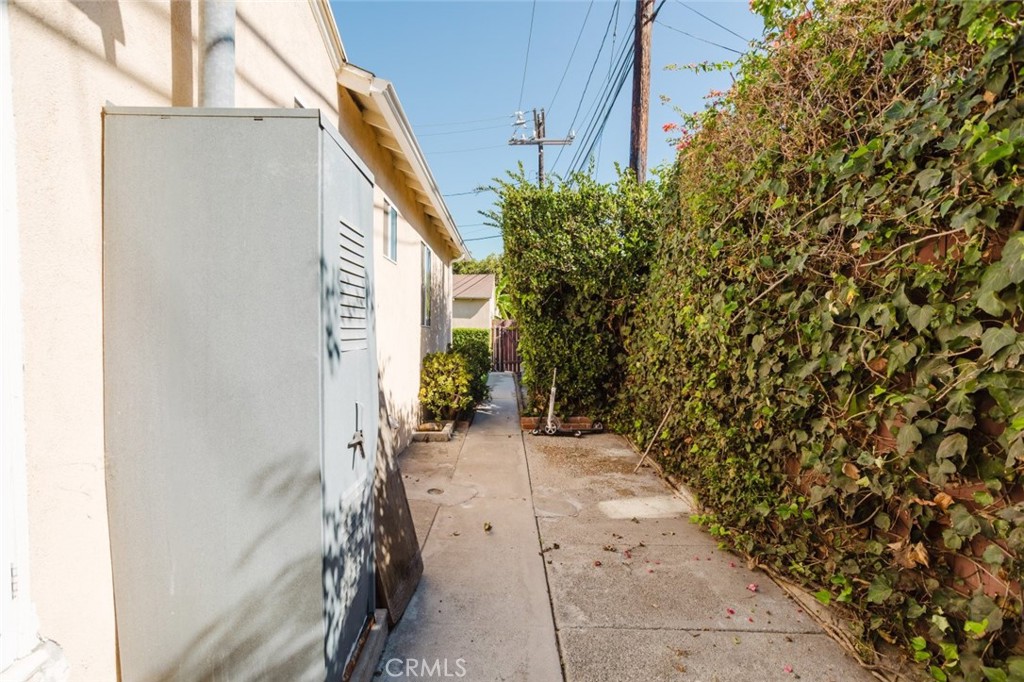 4190 Commonwealth Avenue Property Photo 33