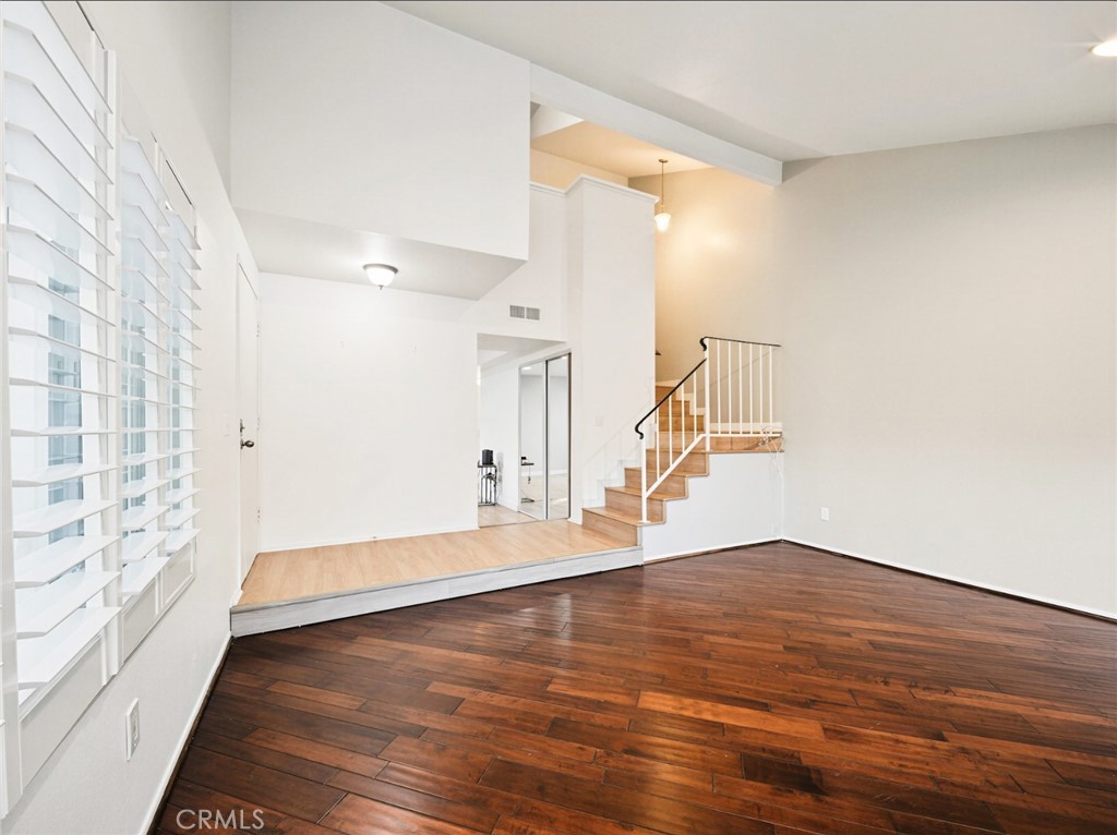 27564 Rondell Property Photo 7