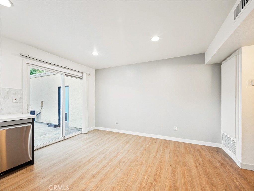 27564 Rondell Property Photo 17