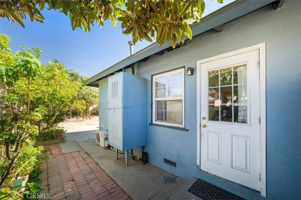 1311 Knox Street Property Photo 5