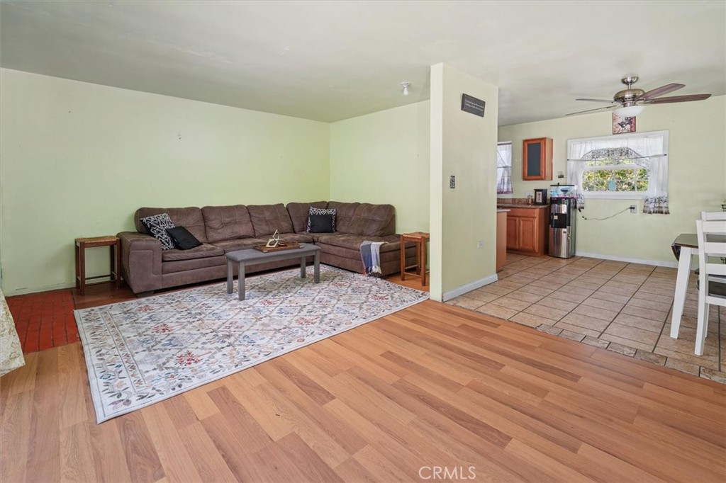 1311 Knox Street Property Photo 7