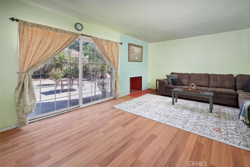 1311 Knox Street Property Photo 8