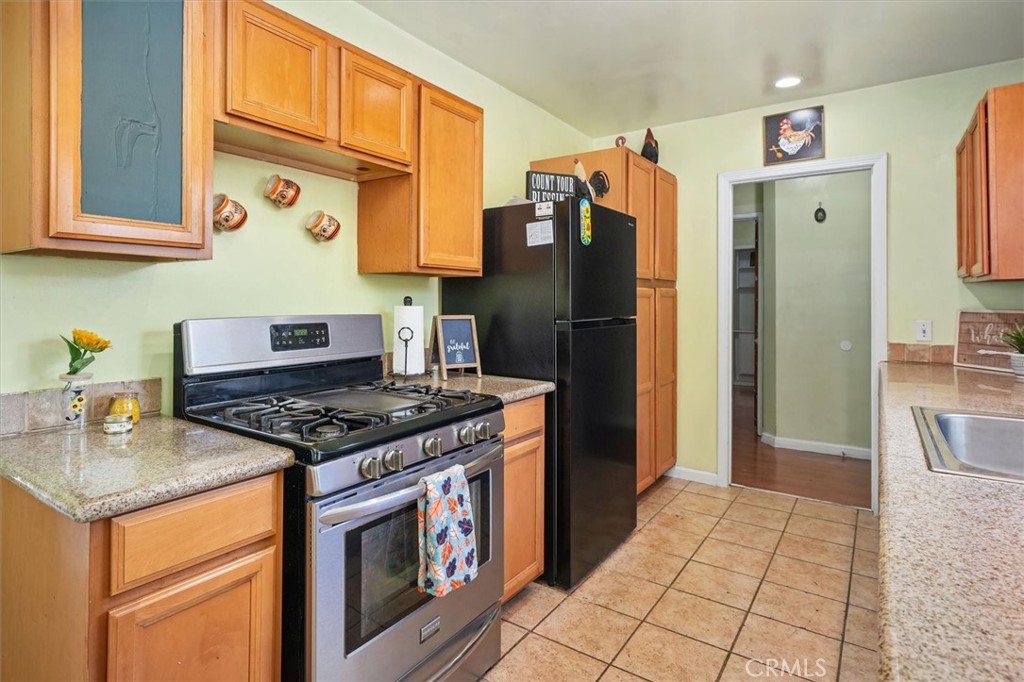 1311 Knox Street Property Photo 13