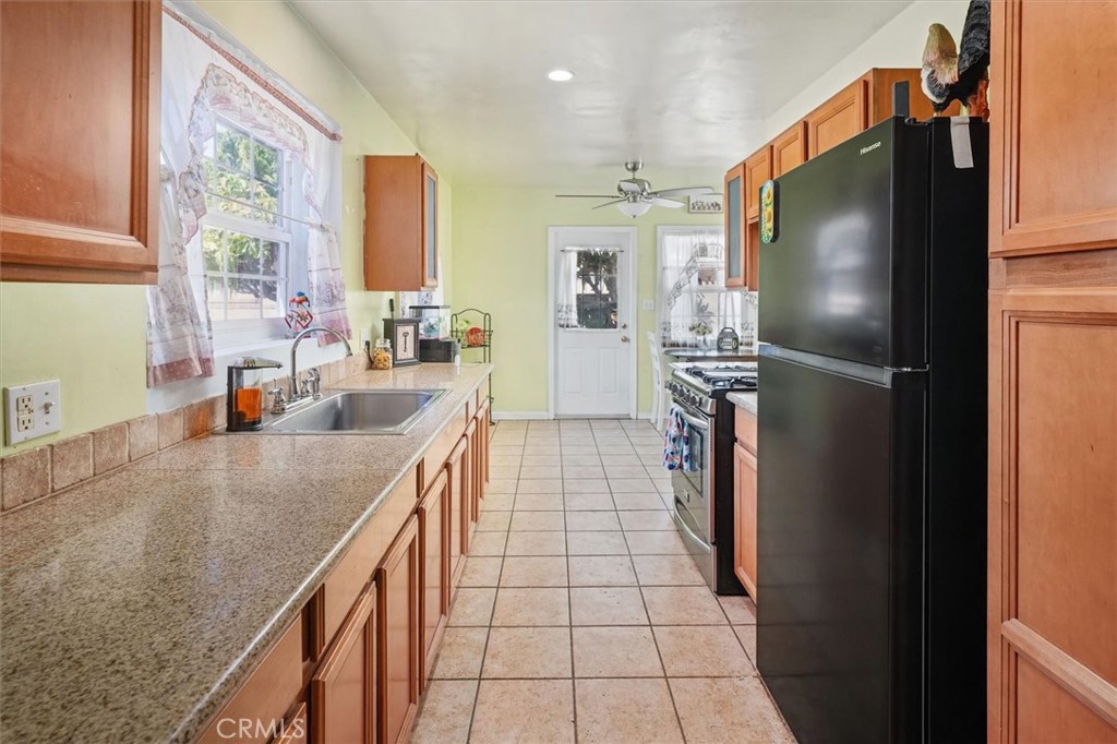 1311 Knox Street Property Photo 15