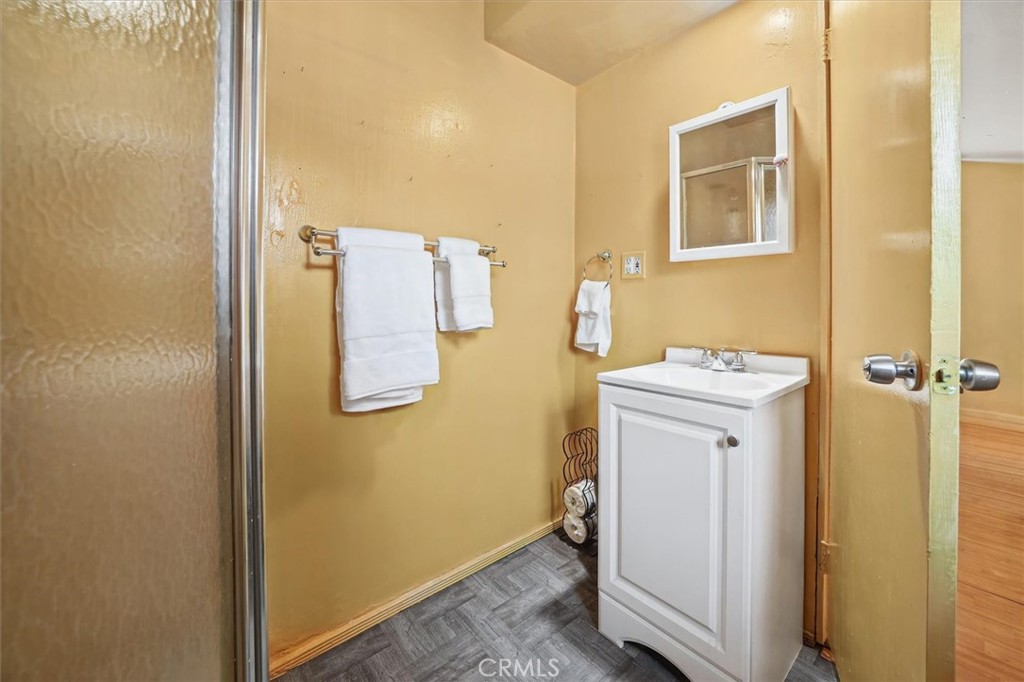 1311 Knox Street Property Photo 25
