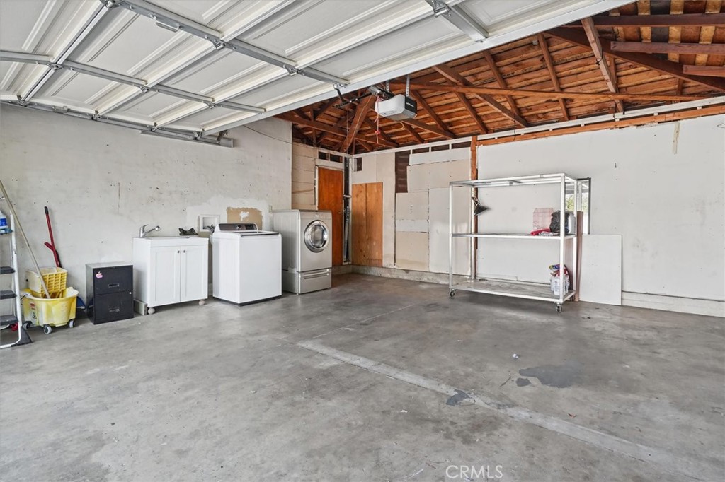 1311 Knox Street Property Photo 33
