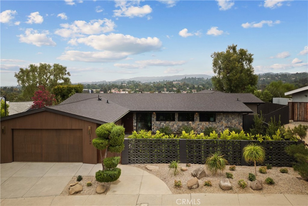 5746 Mcdonie Property Photo 3