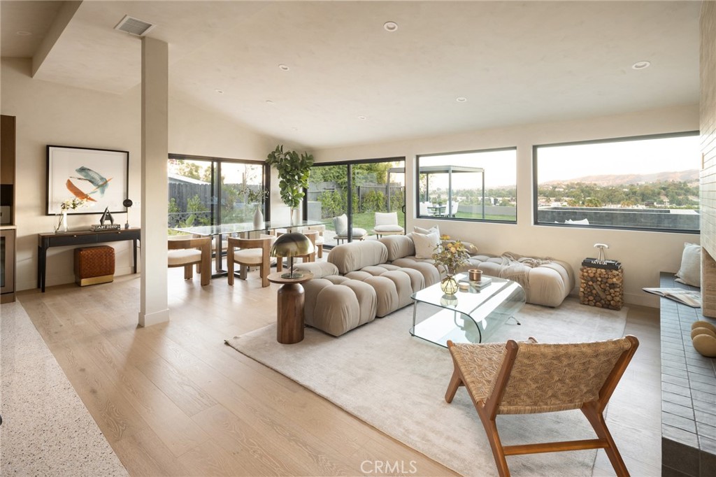 5746 Mcdonie Property Photo 8