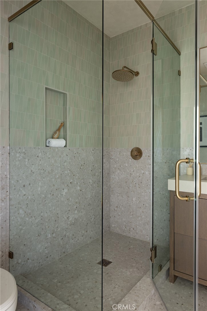 5746 Mcdonie Property Photo 17