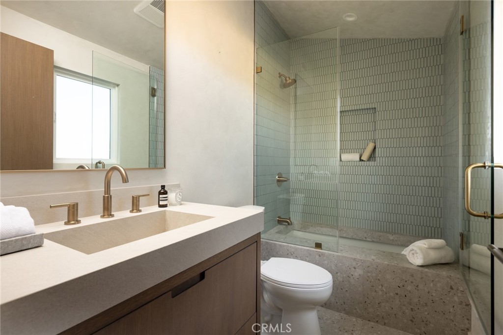 5746 Mcdonie Property Photo 20