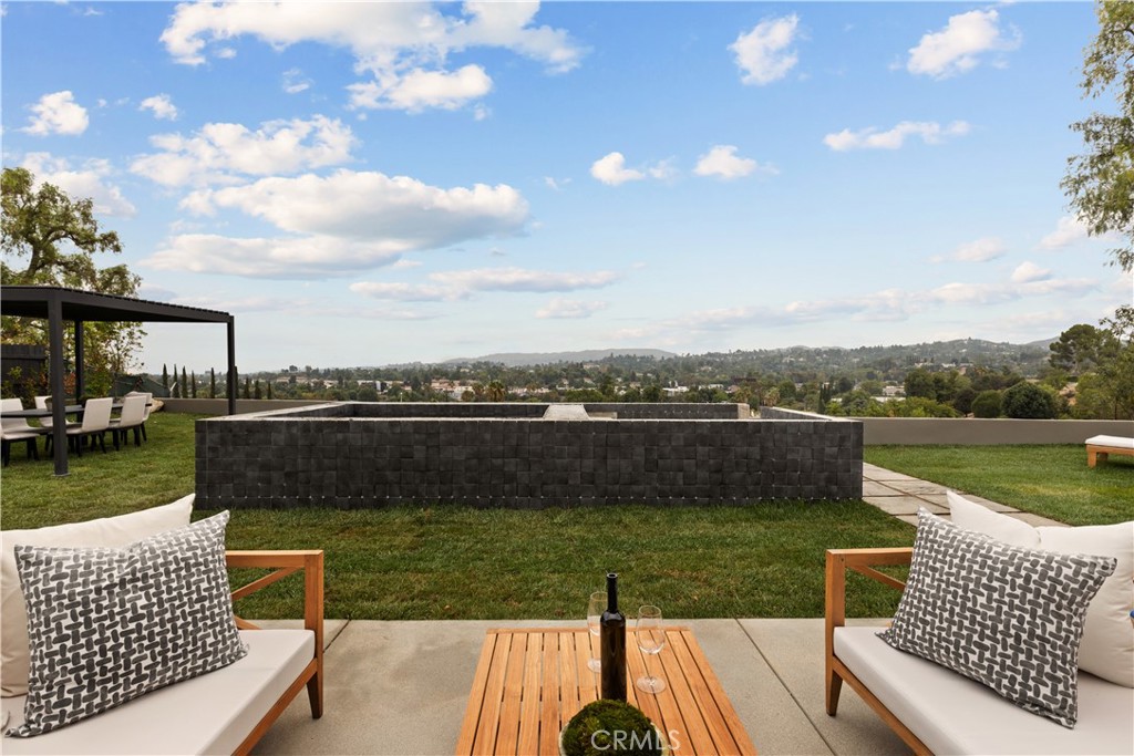 5746 Mcdonie Property Photo 32