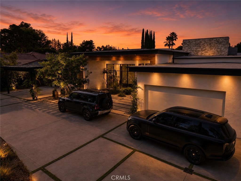 22935 Oxnard Property Photo 3