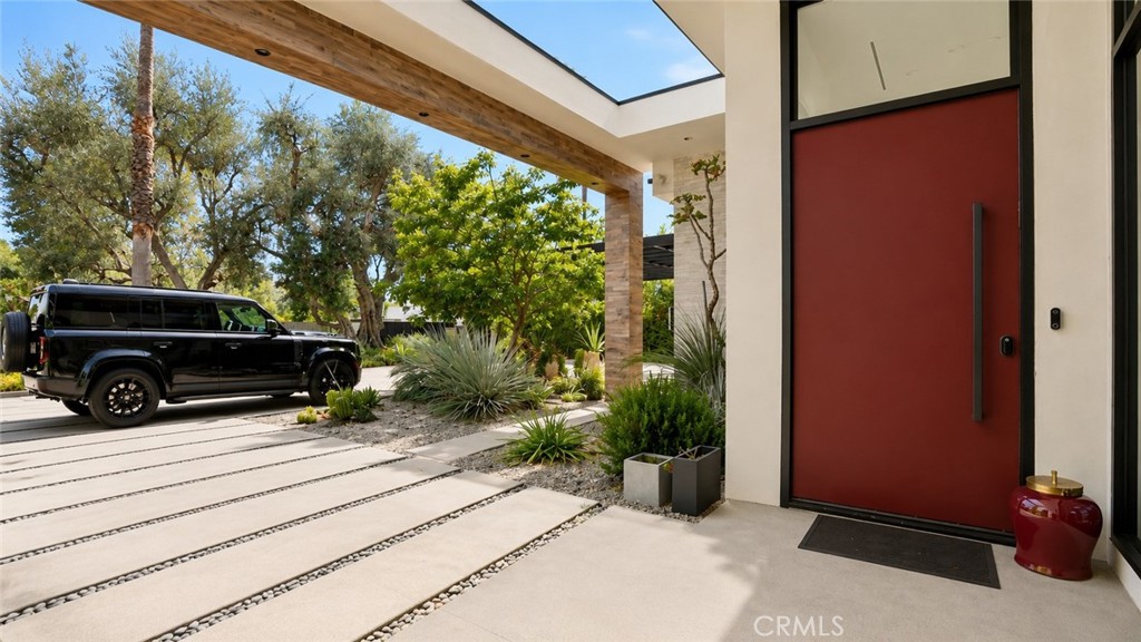 22935 Oxnard Property Photo 10