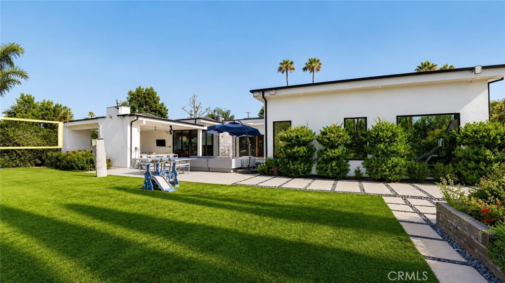 22935 Oxnard Property Photo 41