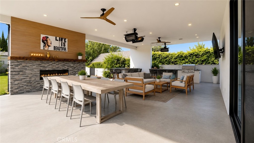 22935 Oxnard Property Photo 45