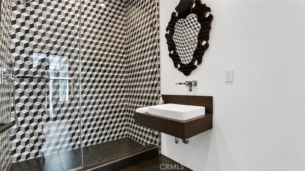 22935 Oxnard Property Photo 55