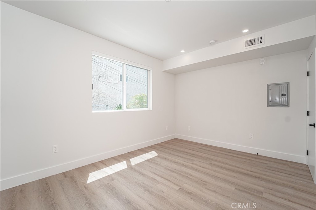 2828 London Street 305 Property Photo 8