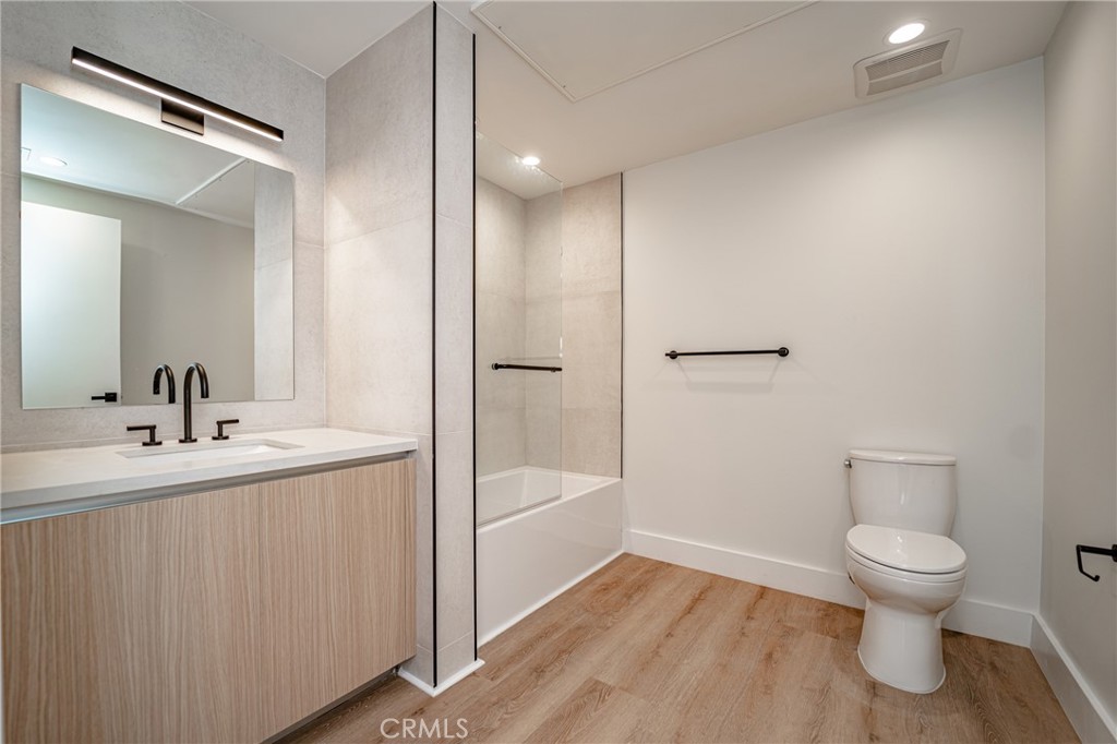 2828 London Street 305 Property Photo 11