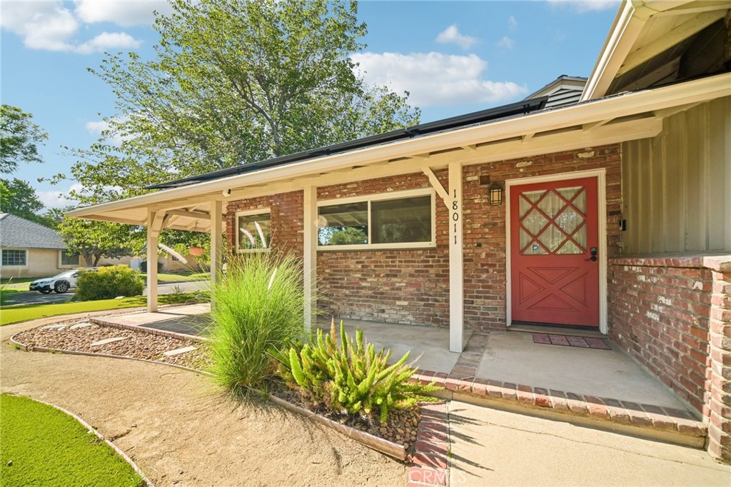 18011 Sunburst Street Property Photo 5