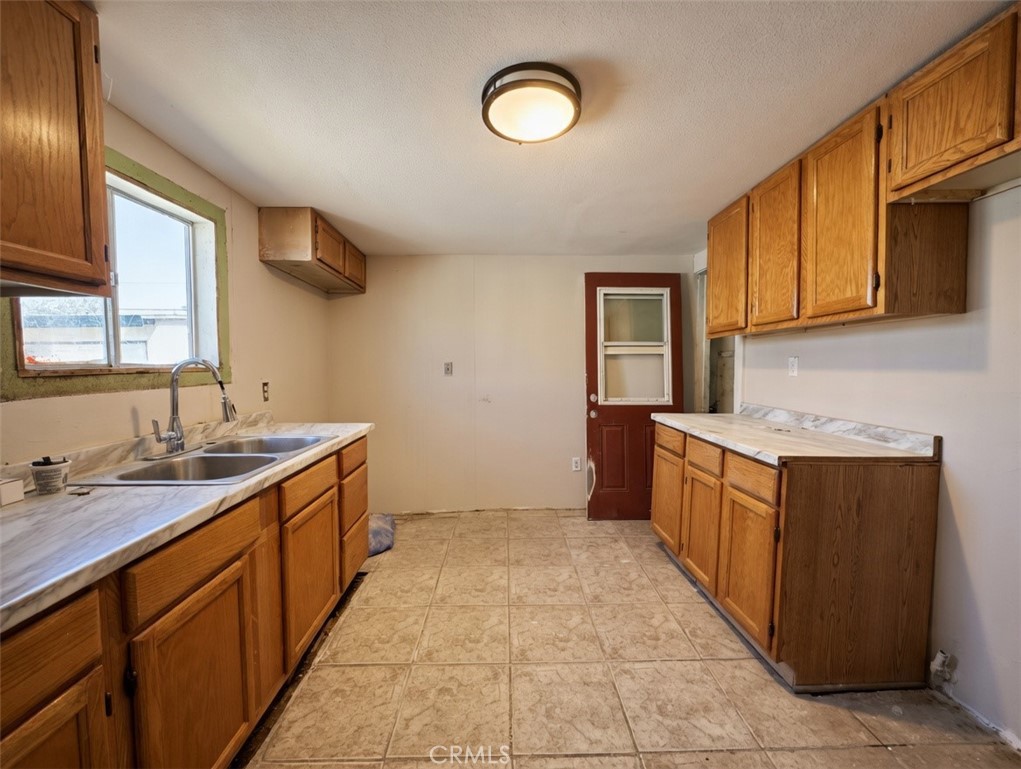 328 N Helena Property Photo 15