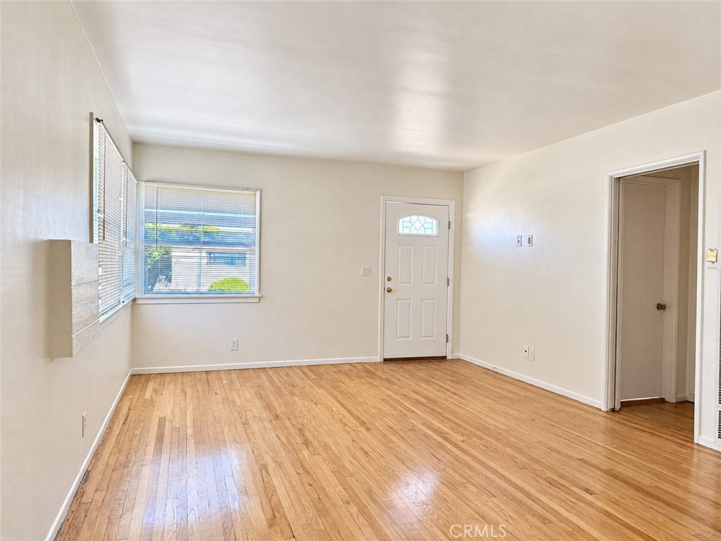 15234 Rayen Street D Property Photo 2
