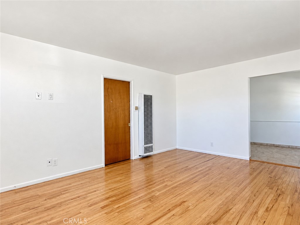 15234 Rayen Street D Property Photo 3