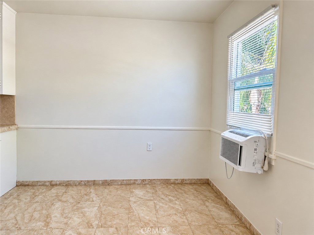 15234 Rayen Street D Property Photo 7