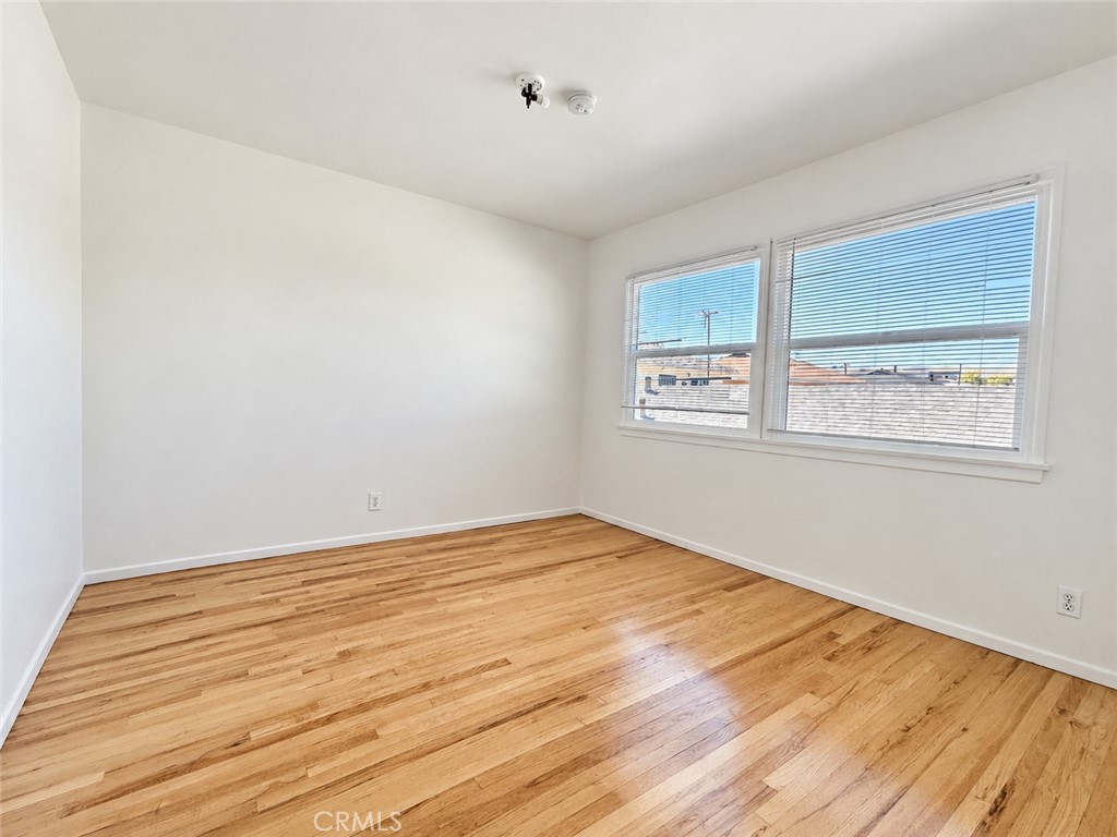15234 Rayen Street D Property Photo 9