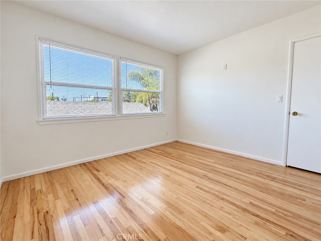 15234 Rayen Street D Property Photo 10