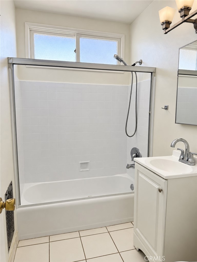 15234 Rayen Street D Property Photo 15