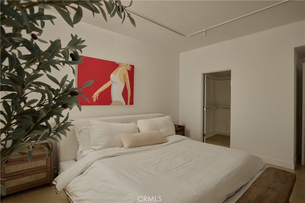 8787 Shoreham Drive 105 Property Photo 12