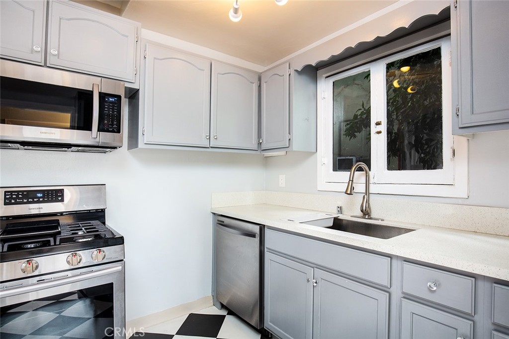 455 E Sacramento Street Property Photo 10