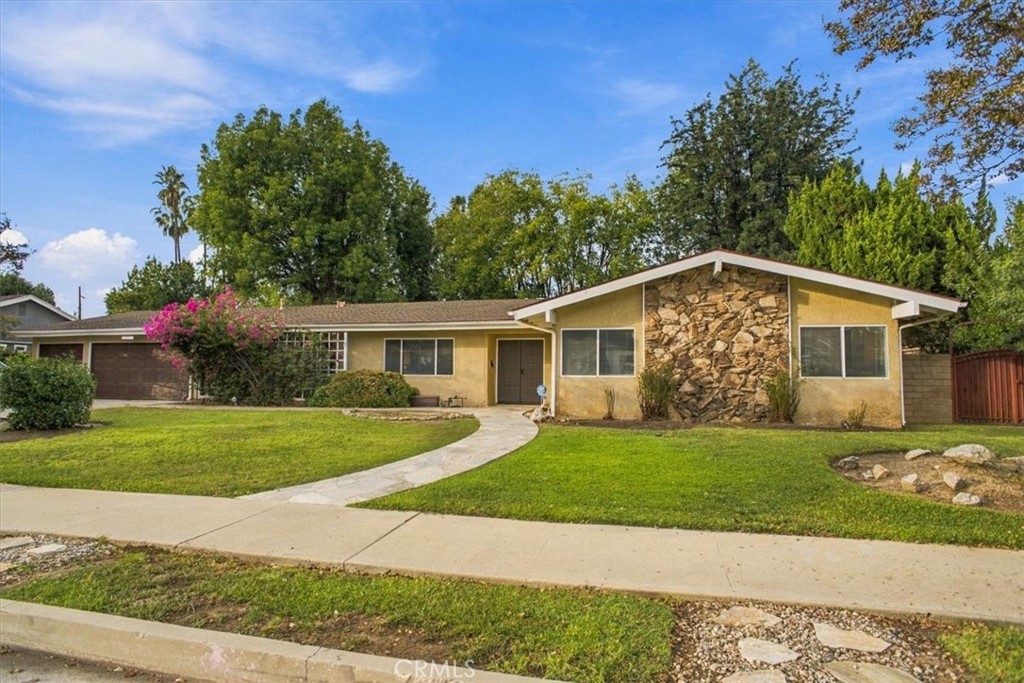 17315 Superior Street Property Photo 1