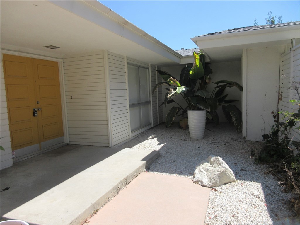 24300 Hatteras Street Property Photo 4