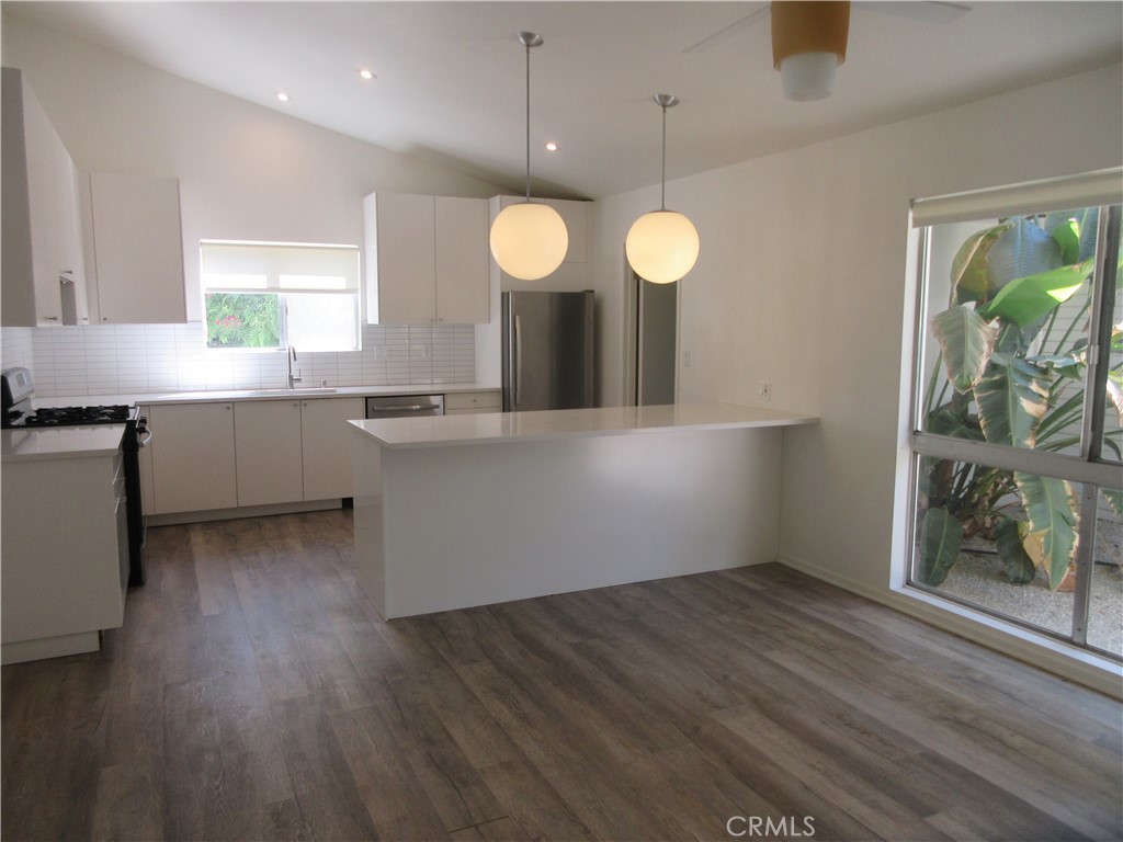 24300 Hatteras Street Property Photo 6
