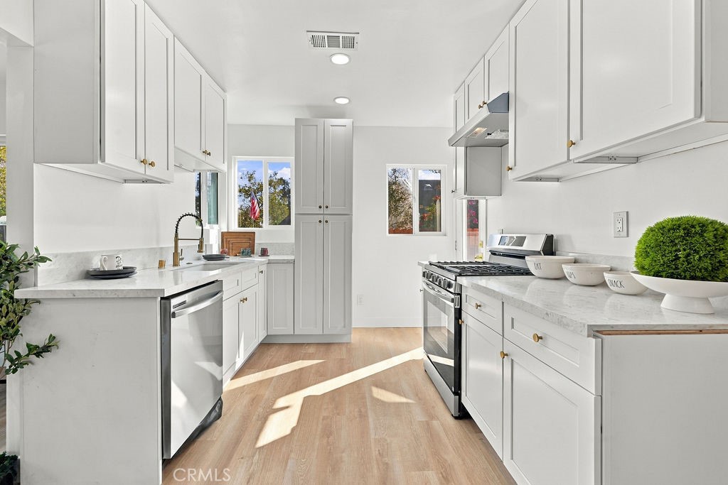 6225 Morella Property Photo 10