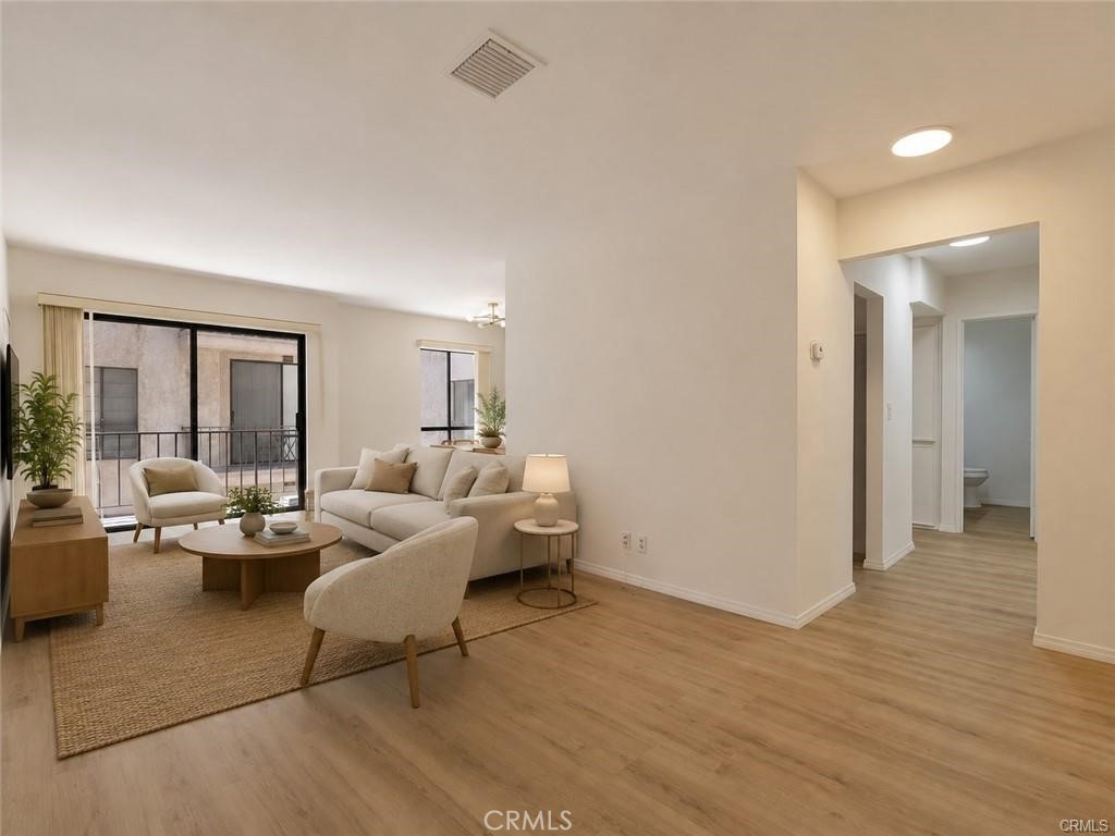 7300 Franklin Avenue 354 Property Photo 3