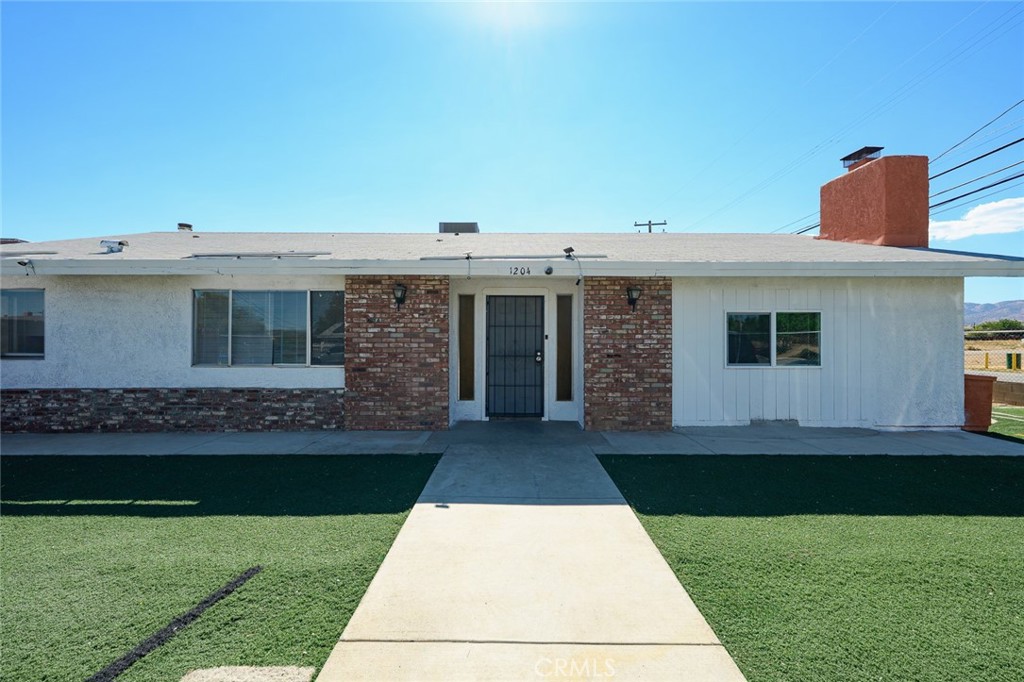 1204 E Avenue Q4 Property Photo 1