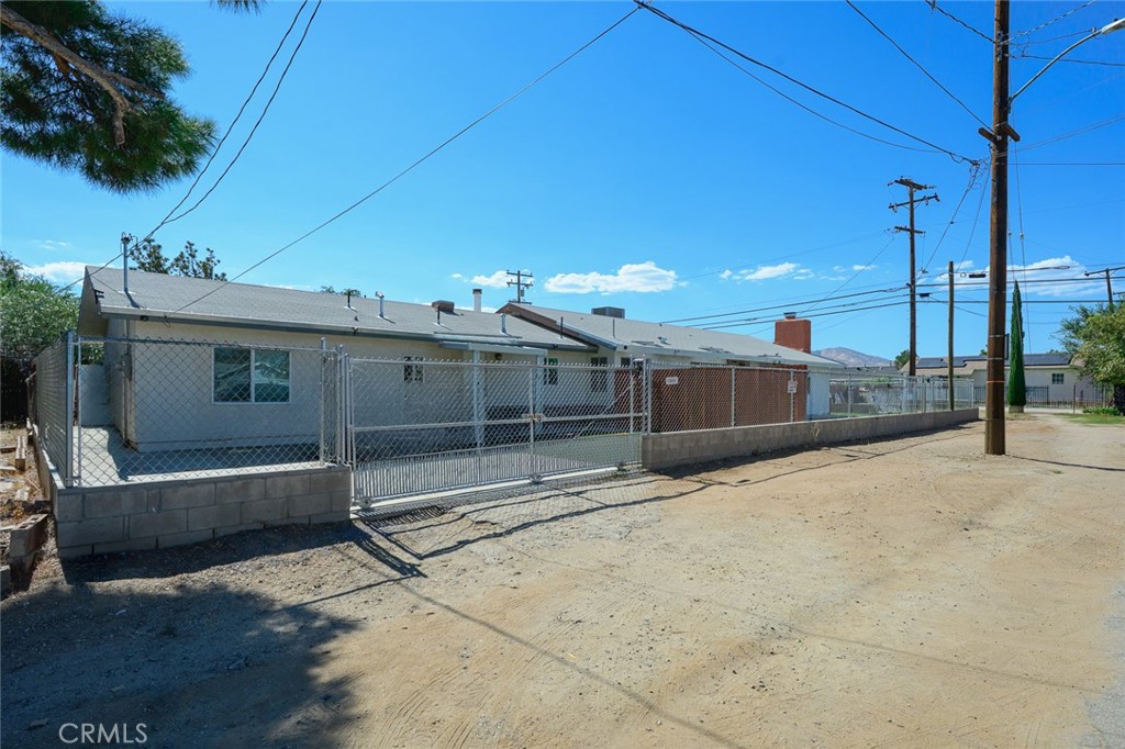 1204 E Avenue Q4 Property Photo 2