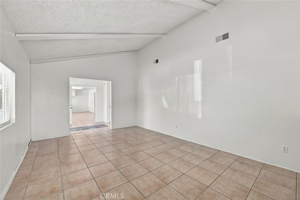 1204 E Avenue Q4 Property Photo 9