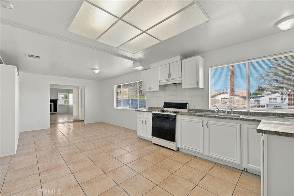 1204 E Avenue Q4 Property Photo 16