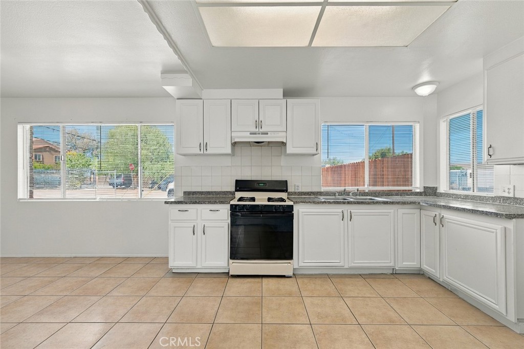 1204 E Avenue Q4 Property Photo 17
