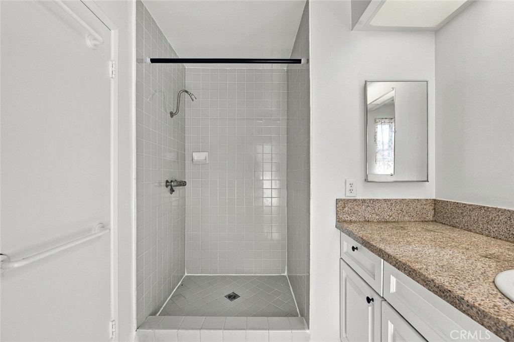 1204 E Avenue Q4 Property Photo 26