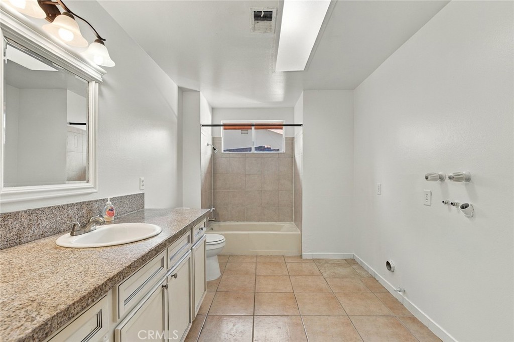 1204 E Avenue Q4 Property Photo 31