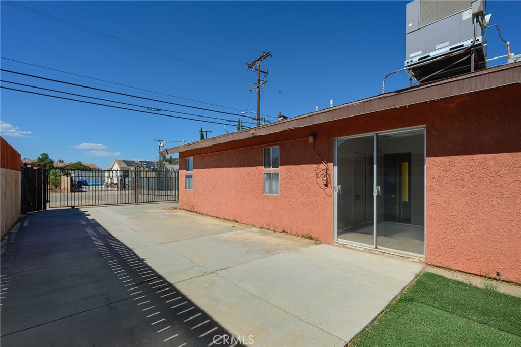 1204 E Avenue Q4 Property Photo 40