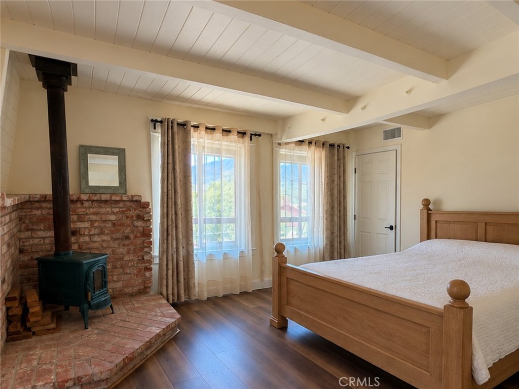 483 Castac View Property Photo 19