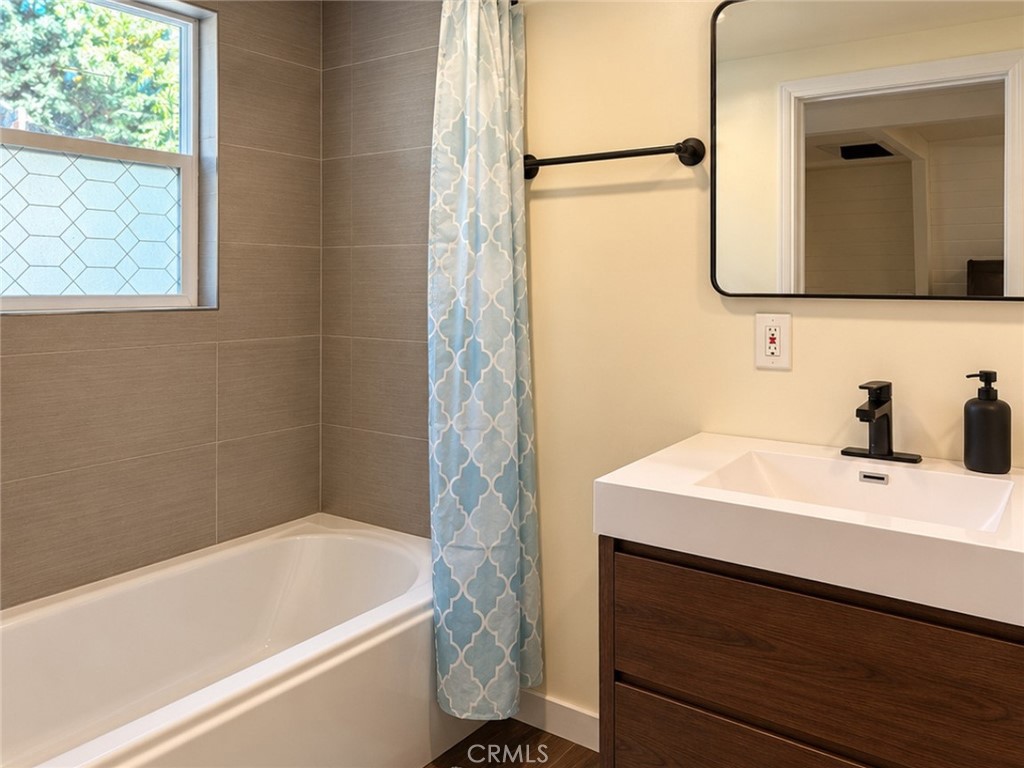 483 Castac View Property Photo 22