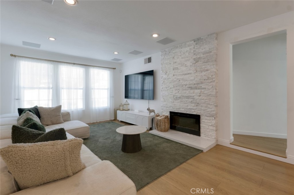 22828 Hartland Street Property Photo 5